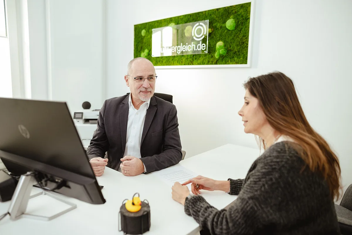 Beratungsgespr&auml;ch zur Baufinanzierung im Baufivergleich B&uuml;ro in Kassel